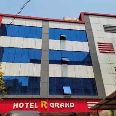 Oyo Flagship 80855 Hotel R Grand Vijayawāda Buitenkant foto