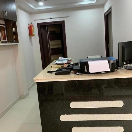 Oyo Flagship 80855 Hotel R Grand Vijayawāda Buitenkant foto