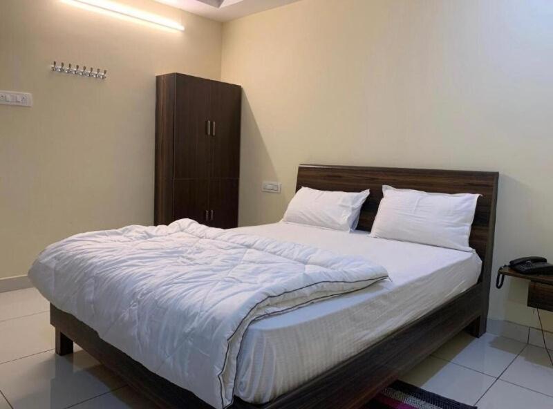 Oyo Flagship 80855 Hotel R Grand Vijayawāda Buitenkant foto