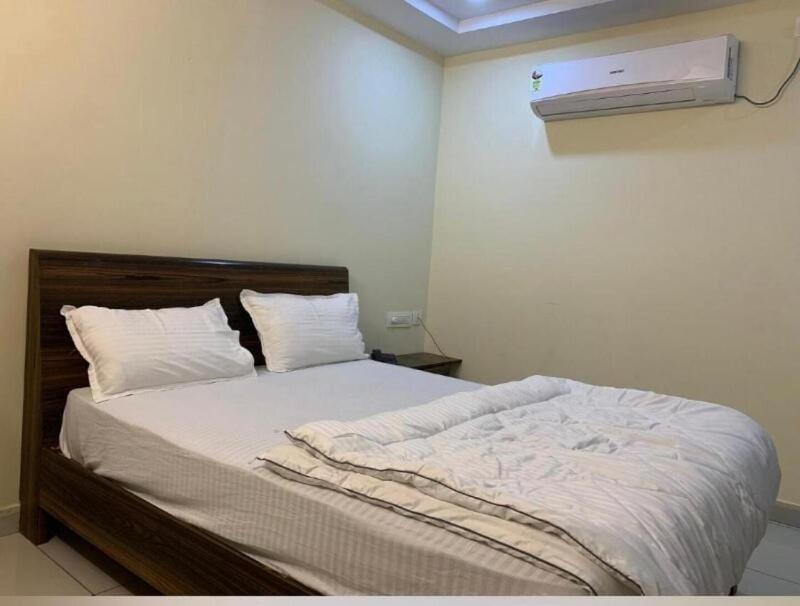 Oyo Flagship 80855 Hotel R Grand Vijayawāda Buitenkant foto