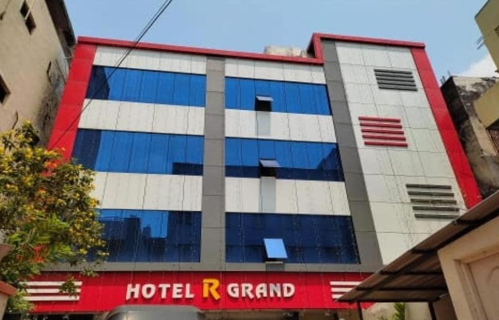 Oyo Flagship 80855 Hotel R Grand Vijayawāda Buitenkant foto