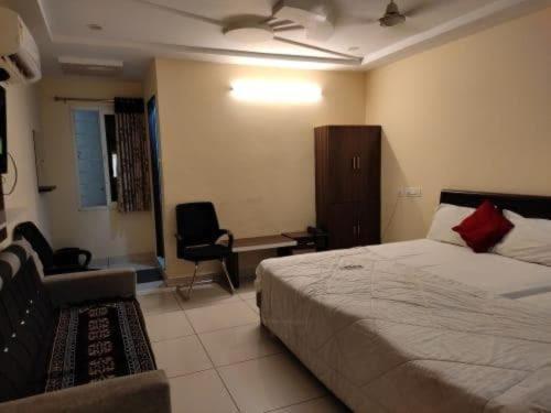 Oyo Flagship 80855 Hotel R Grand Vijayawāda Buitenkant foto