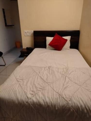 Oyo Flagship 80855 Hotel R Grand Vijayawāda Buitenkant foto