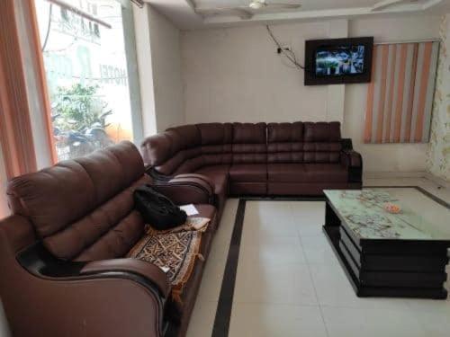 Oyo Flagship 80855 Hotel R Grand Vijayawāda Buitenkant foto